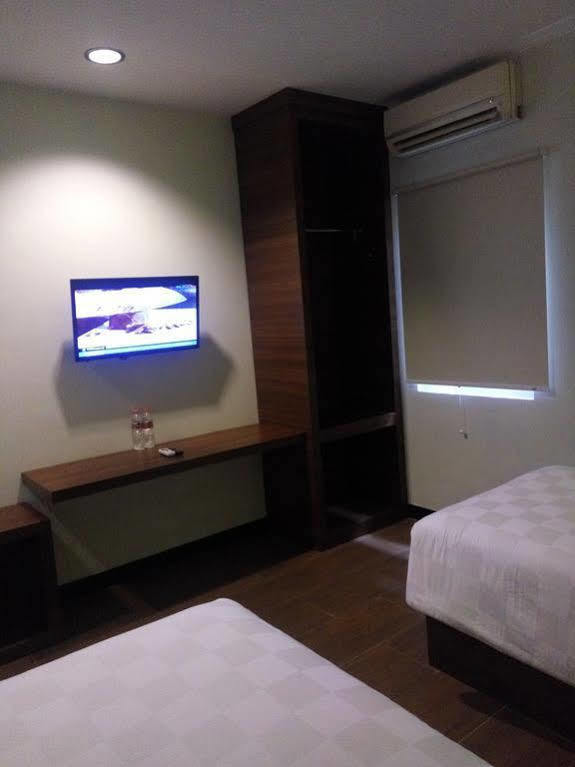 Hotel Candi Indah-Akpol Semarang Exterior foto